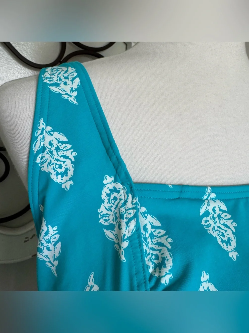 LANDS’ END Size 16W Blue and Green Underwire Tankini Swimsuit Top
